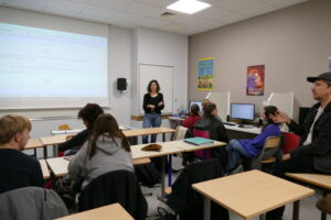 Atelier écriture de scénario animé par Amic Bedel auprès des élèves de CAV du lycée Théophile Rousset.